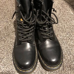 DR Martin Boots